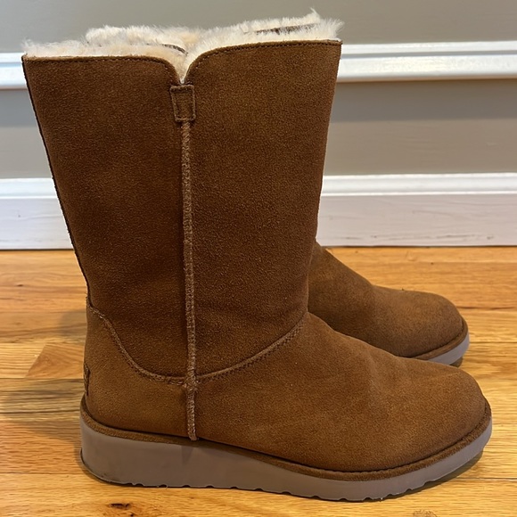 Ugg Koolaburra Women’s suede/sheepskin boots size 9 - Picture 3 of 7